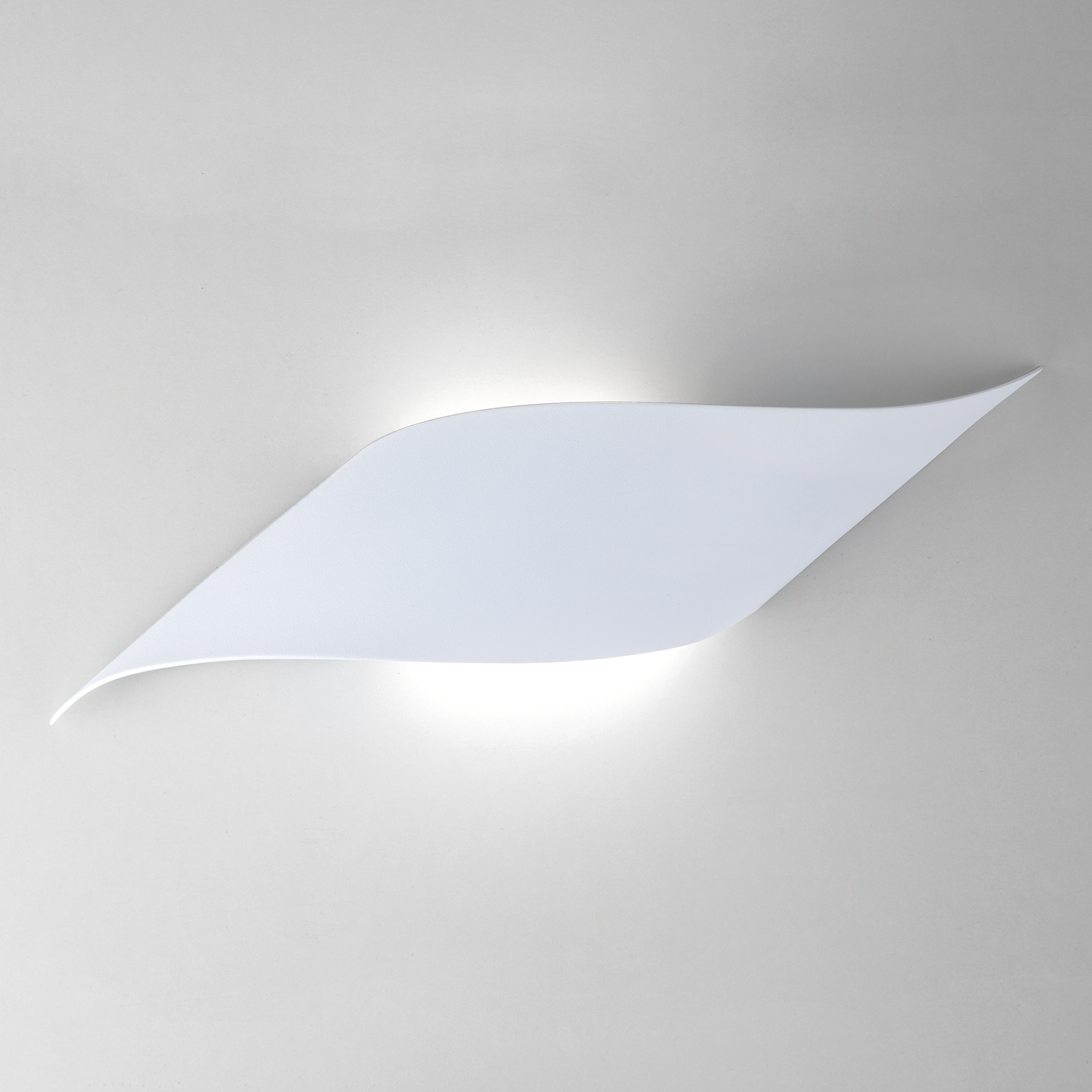 Светильник Eurosvet Elegant 40130/1 LED 4690389115684, цвет белый a040585 - фото 1