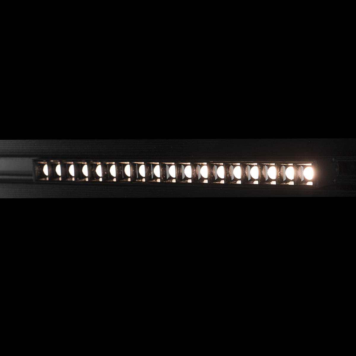 Трековый светильник Loft It TECH T005-18, цвет черный - фото 2