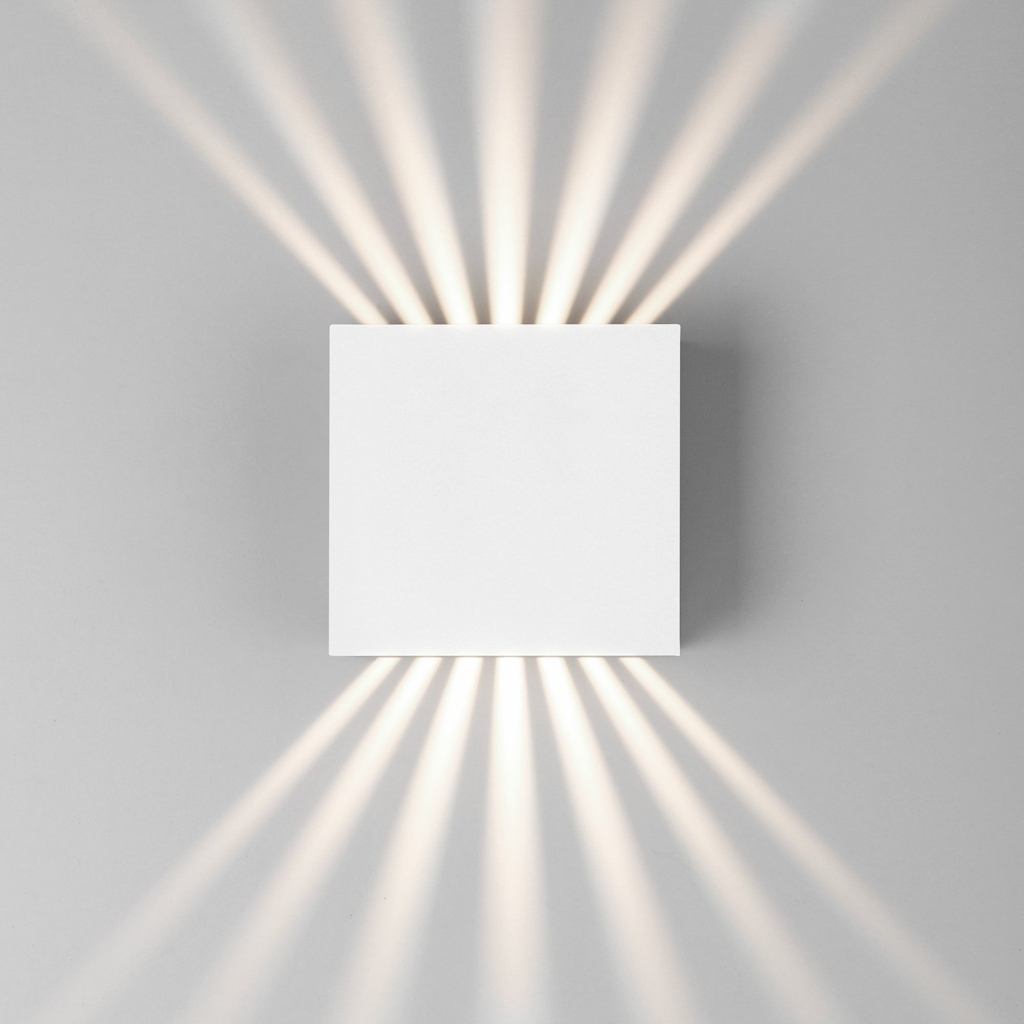 Уличный настенный светильник Elektrostandard SOLE a058899 4690389184253, цвет белый - фото 3