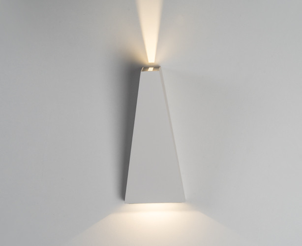 Уличный настенный светодиодный светильник Italline IT01-A807 white, цвет белый - фото 1