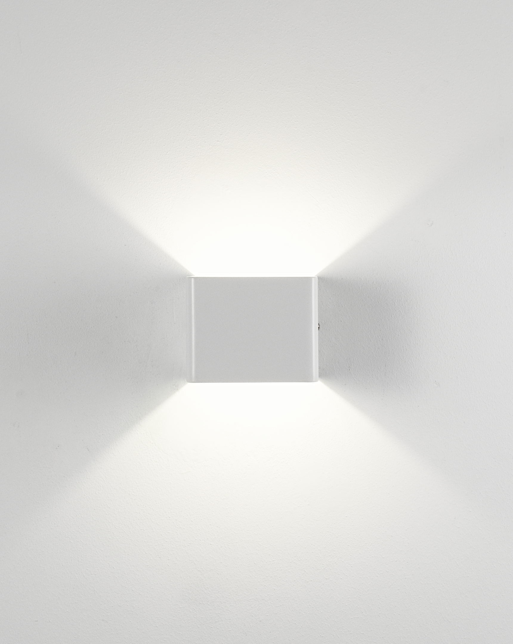 Настенный светильник Moderli SLIM V1870-WL, цвет белый УТ000017157 - фото 1