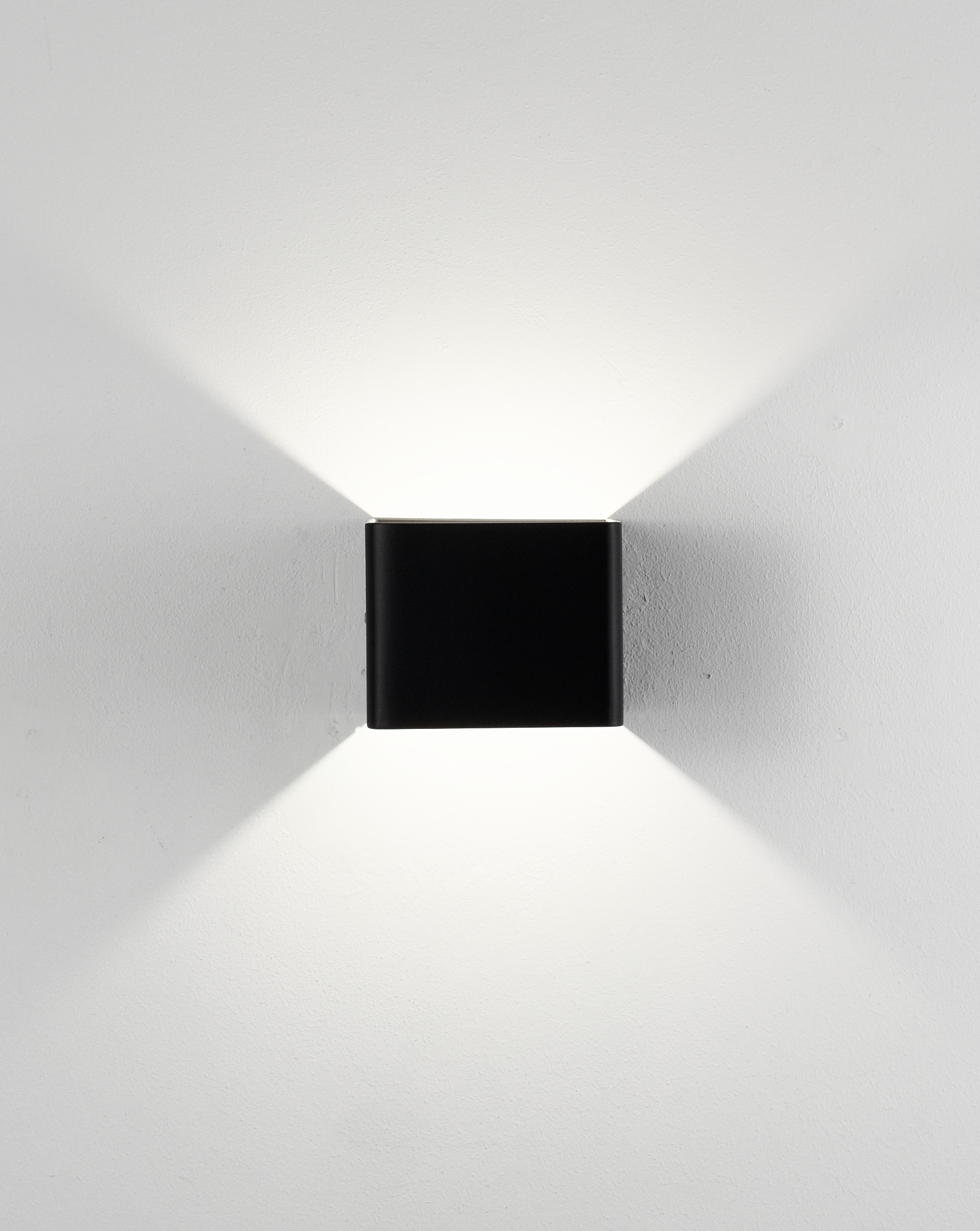 Настенный светильник Moderli SLIM V1871-WL, цвет черный УТ000017158 - фото 1