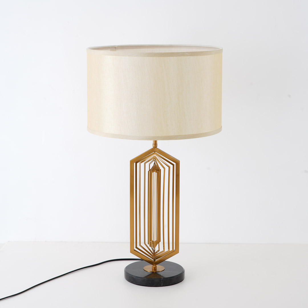 Декоративная настольная лампа Cloyd GEOMETRA 30072, цвет латунь - фото 1