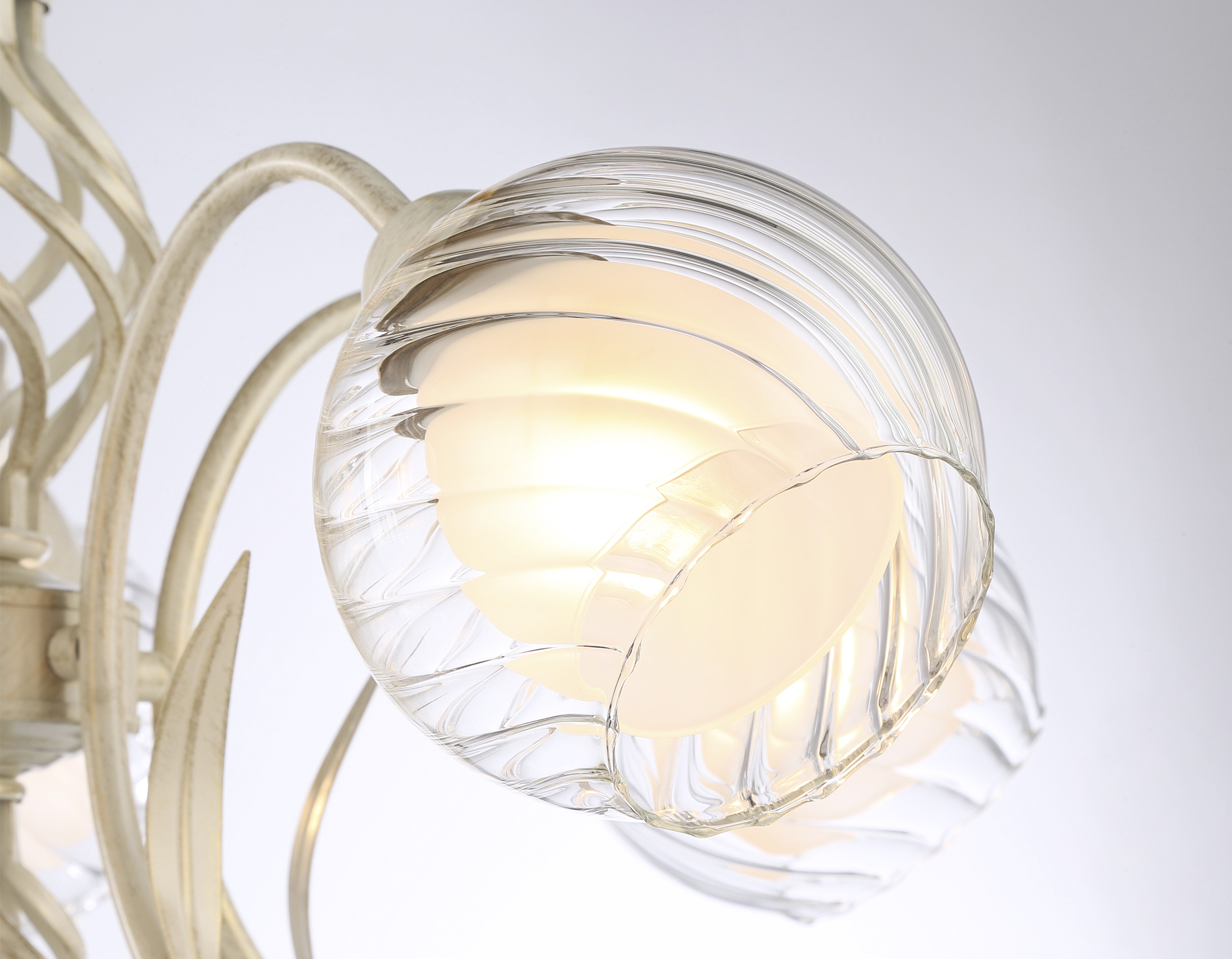 Потолочная люстра Ambrella light TRADITIONAL TR3066, цвет прозрачный;белый;матовый - фото 4