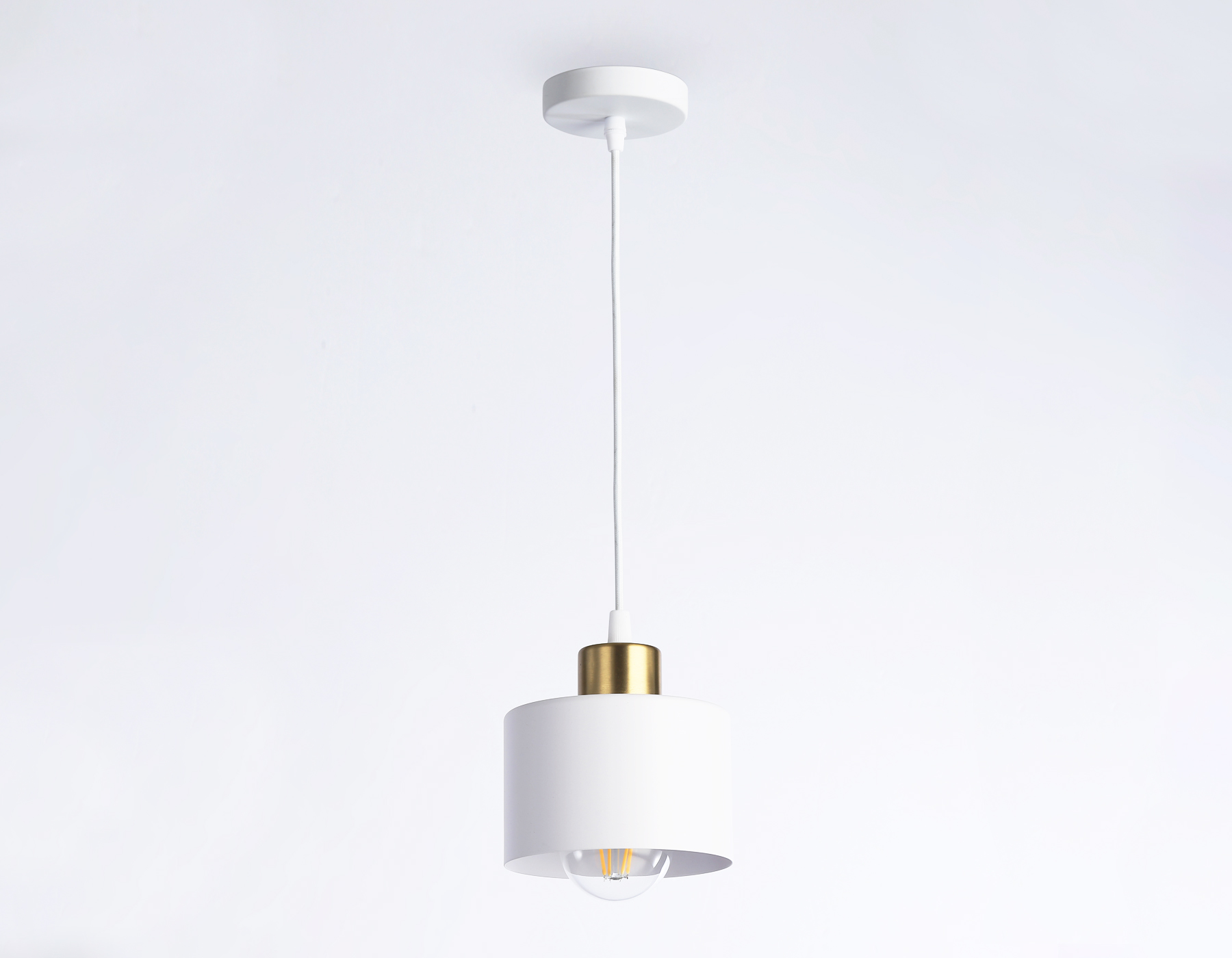 Подвесной светильник Ambrella light TRADITIONAL TR8112, цвет белый;латунь - фото 2