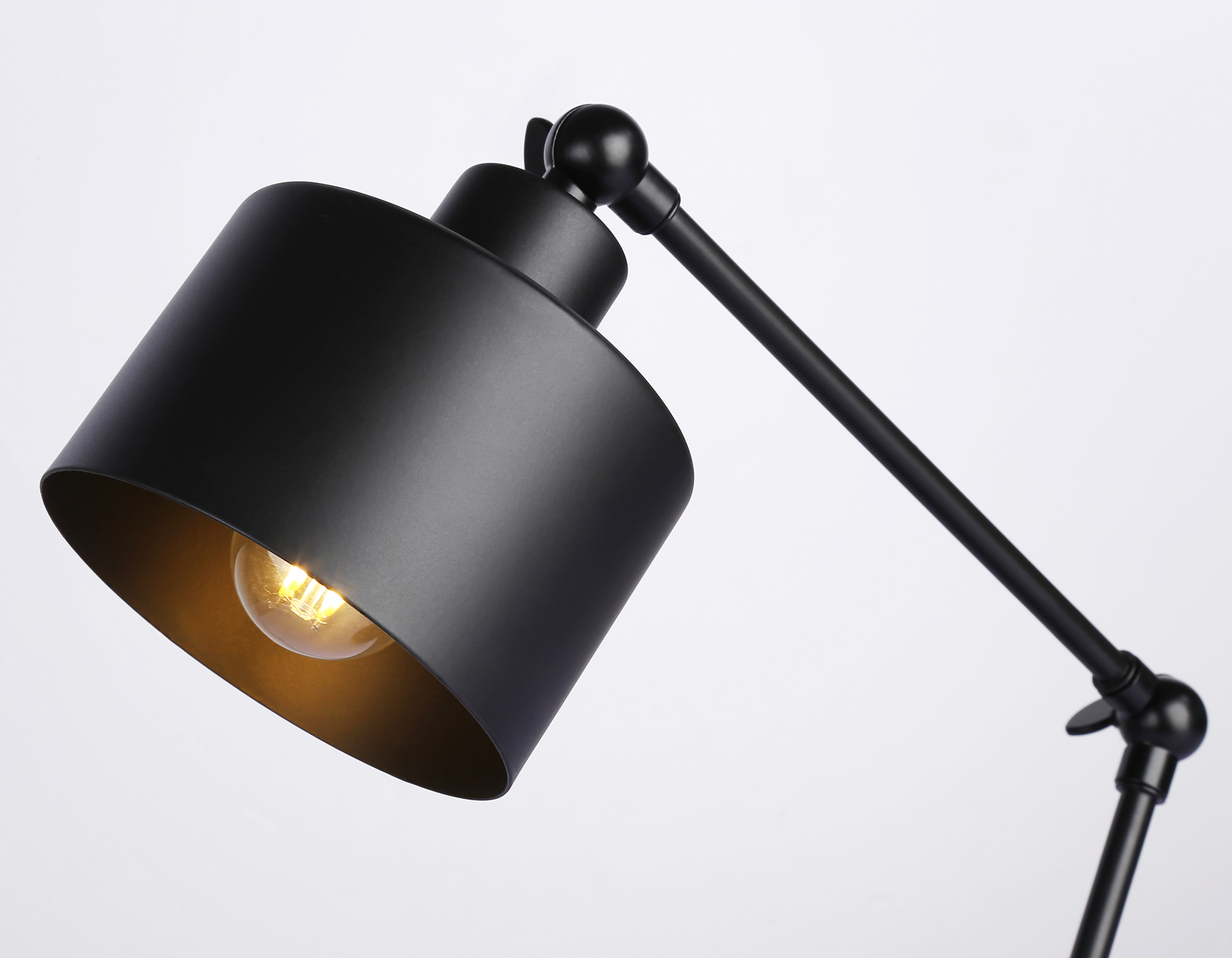 Офисная настольная лампа Ambrella light TRADITIONAL TR8153, цвет черный - фото 3