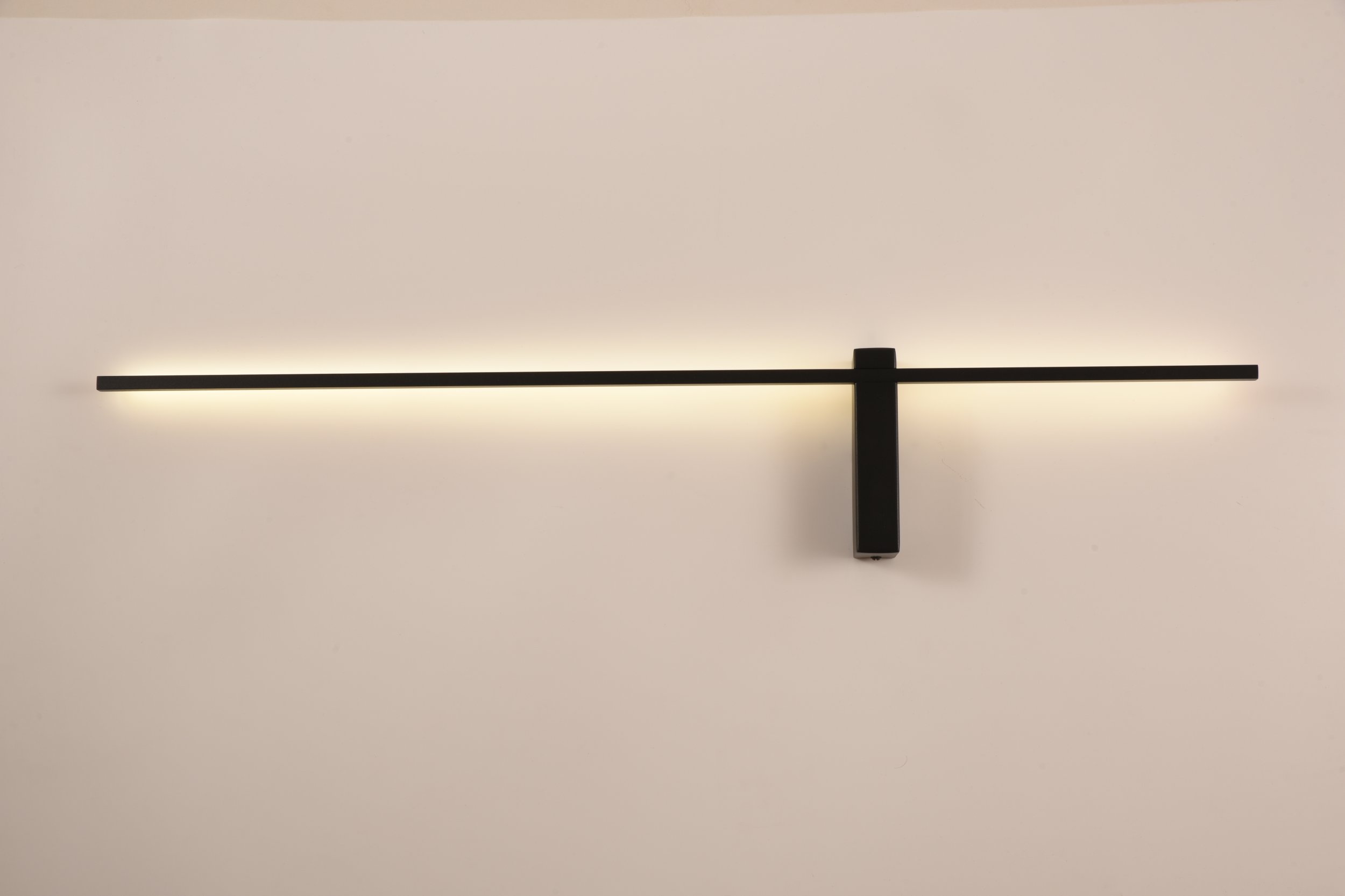 Декоративная подсветка Arte Lamp PHOENIX A2025AP-1BK, цвет чёрный - фото 1