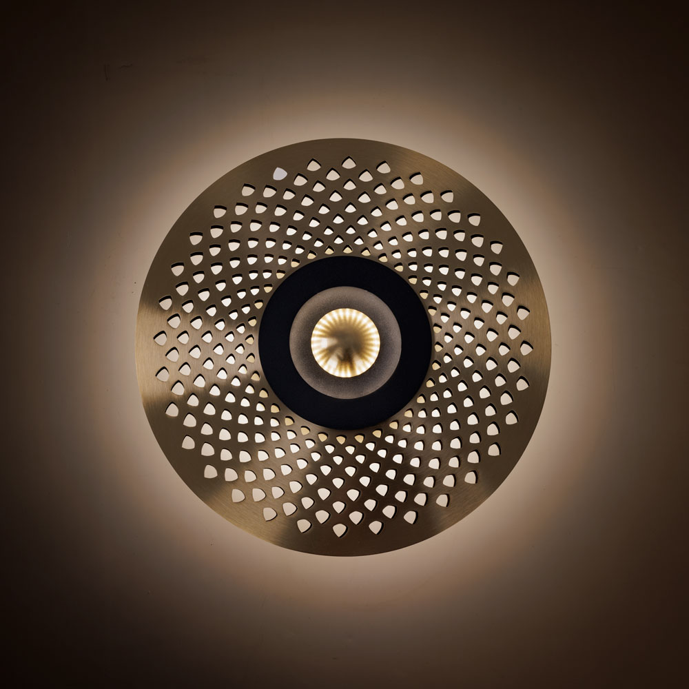 Декоративная подсветка ARTE LAMP BISCOTTO A2642AP-1GO, цвет золотистый;чёрный - фото 2
