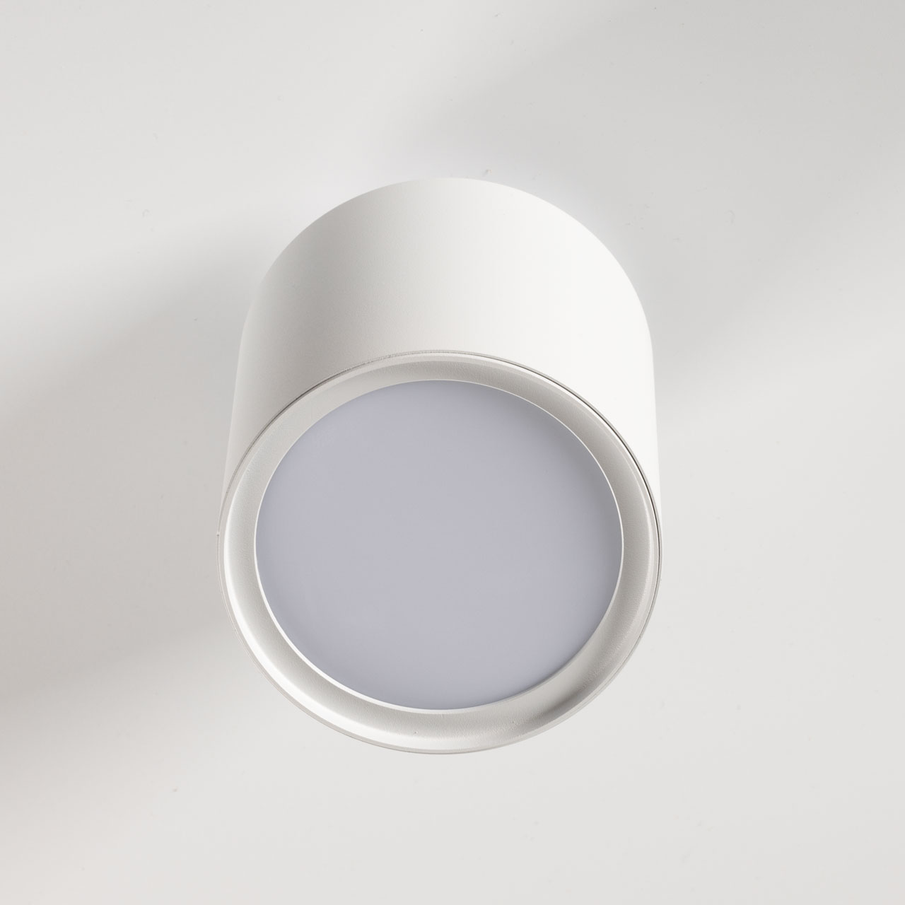 Точечный накладной светильник De Markt ИНФОРМ 851011801, цвет белый - фото 3